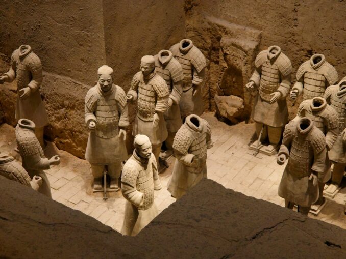 Qin Shi Huang Grab: Terrakotta-Armee, Geheimnisse und Vermächtnis