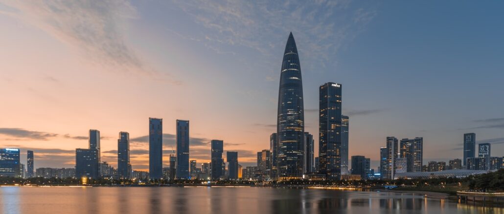 Shenzhen: Moderne Megacity zwischen High-Tech, U-Bahn-Netz und Küstenpark